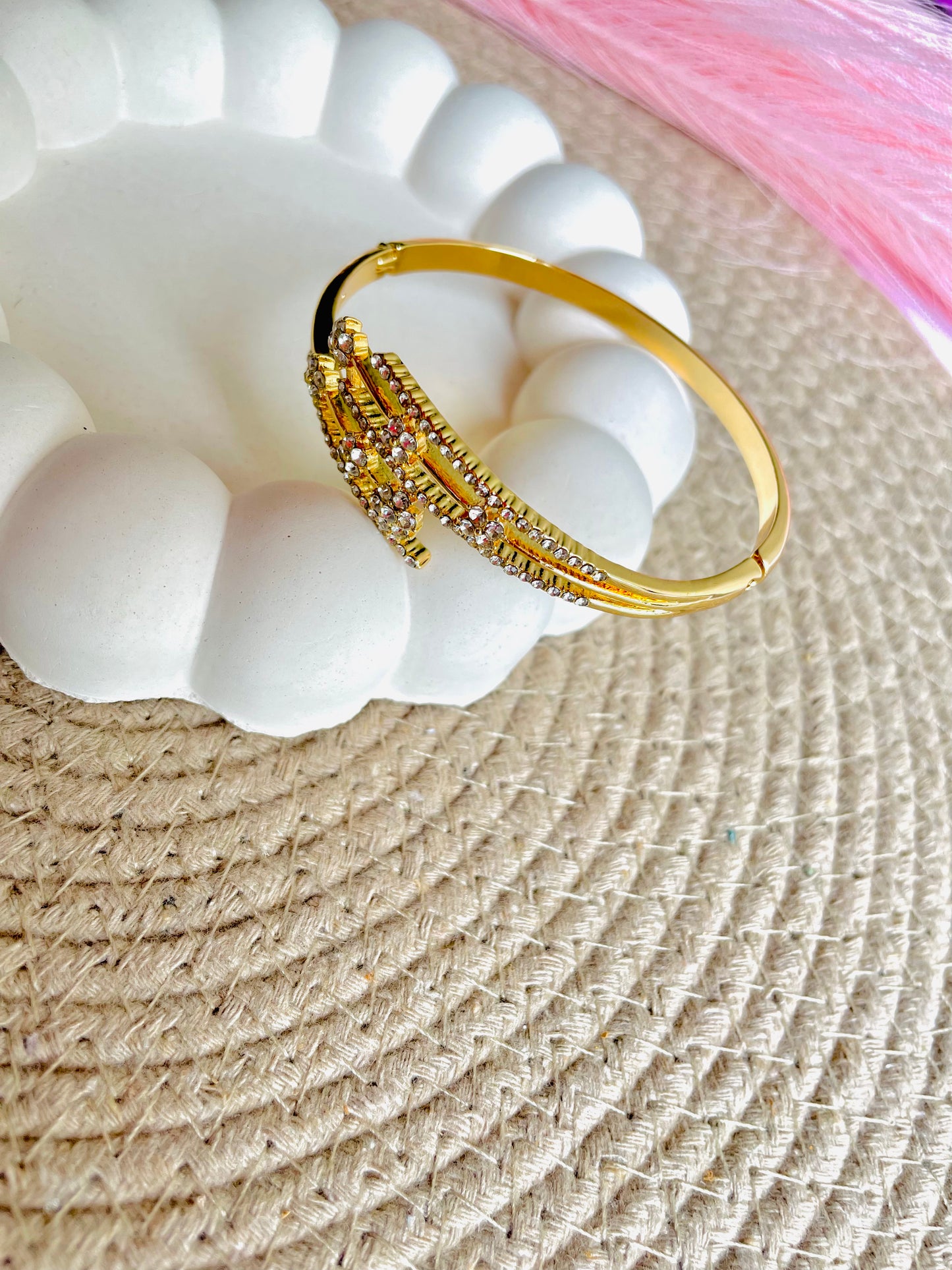 Mishkarah Crystal Leaf Bangle – Elegant Gold-Tone Bracelet with Leaf Motif & Diamond-Cut Detailing | Anti-Tarnish | Statement Jewellery for Women | Gift-Ready