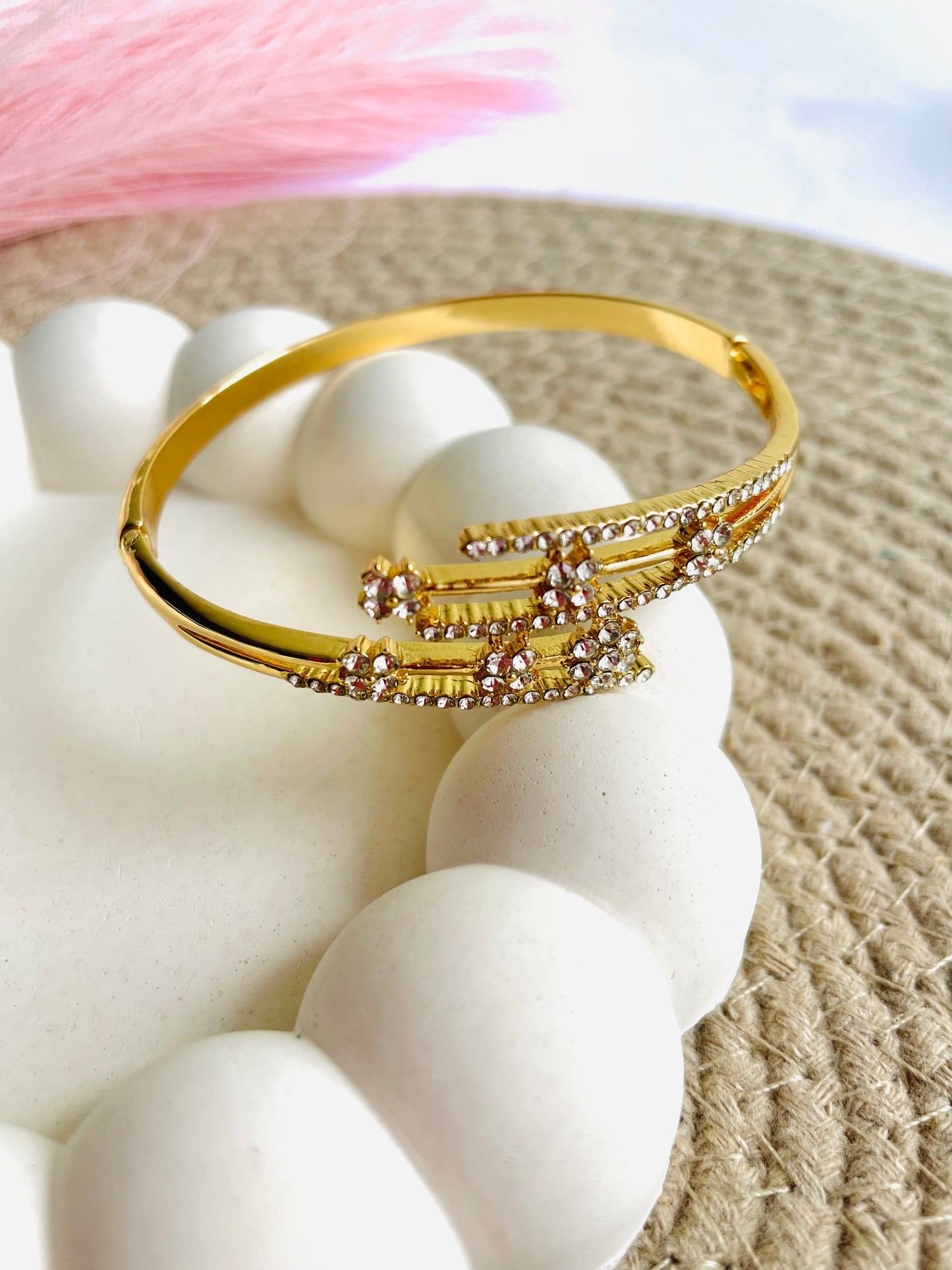 Mishkarah Crystal Leaf Bangle – Elegant Gold-Tone Bracelet with Leaf Motif & Diamond-Cut Detailing | Anti-Tarnish | Statement Jewellery for Women | Gift-Ready